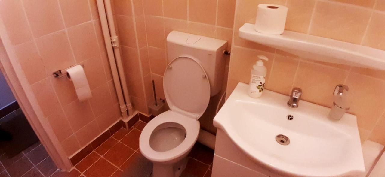 Old Town Super Suites Plus Букурещ Екстериор снимка