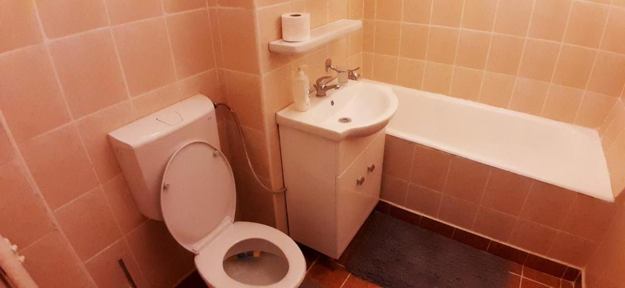 Old Town Super Suites Plus Букурещ Екстериор снимка